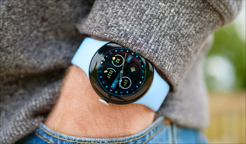 Revolutionizing Wearable Tech- The Pixel Watch's Game-Changing Wear OS 4 Update