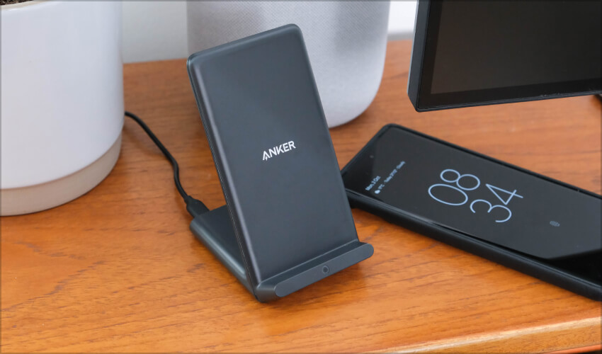 Anker 313 Wireless Charger Stand - Budget-Friendly Tech Gift