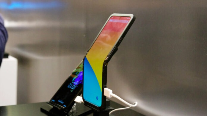 Samsungs In&Out Flip - Unveiling the Future of Foldable Smartphones at CES 2024